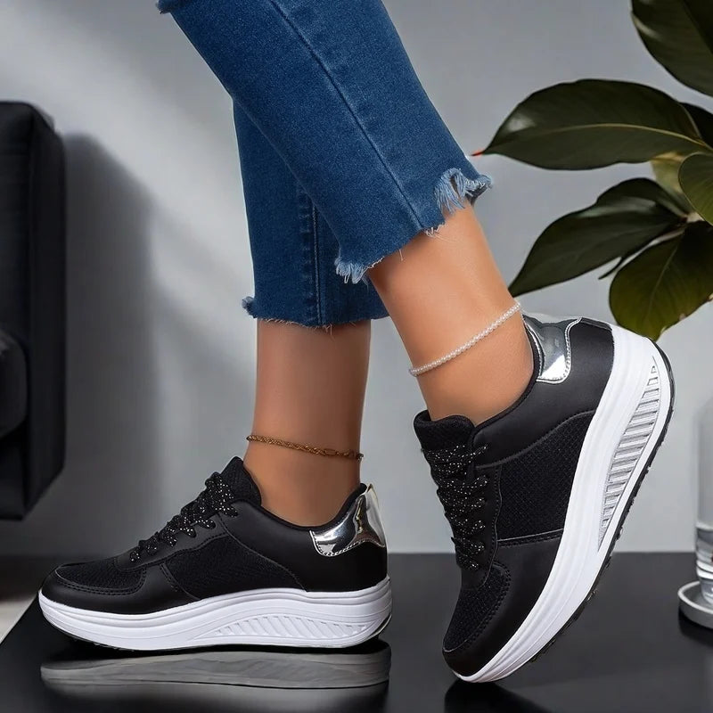 2025 Scarpe da ginnastica da donna alla moda con plateau Scarpe casual da donna Scarpe con zeppa traspiranti per esterni Scarpe da passeggio per donna per il tempo libero