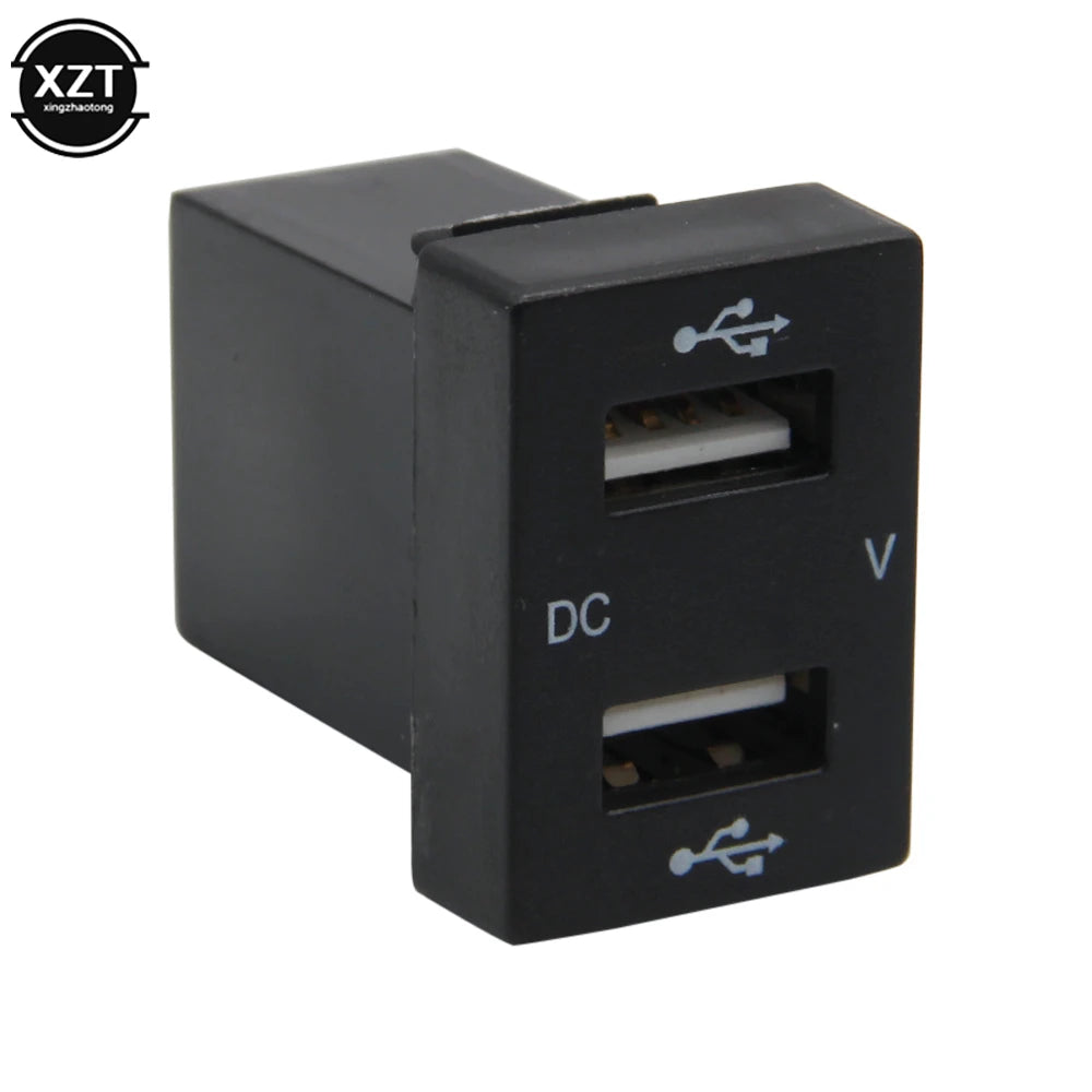 Presa per caricabatteria da auto Dual USB 2.1A adattatore di alimentazione per caricabatterie da auto 12-24V con voltmetro digitale per Toyota New Carolina LEVIN